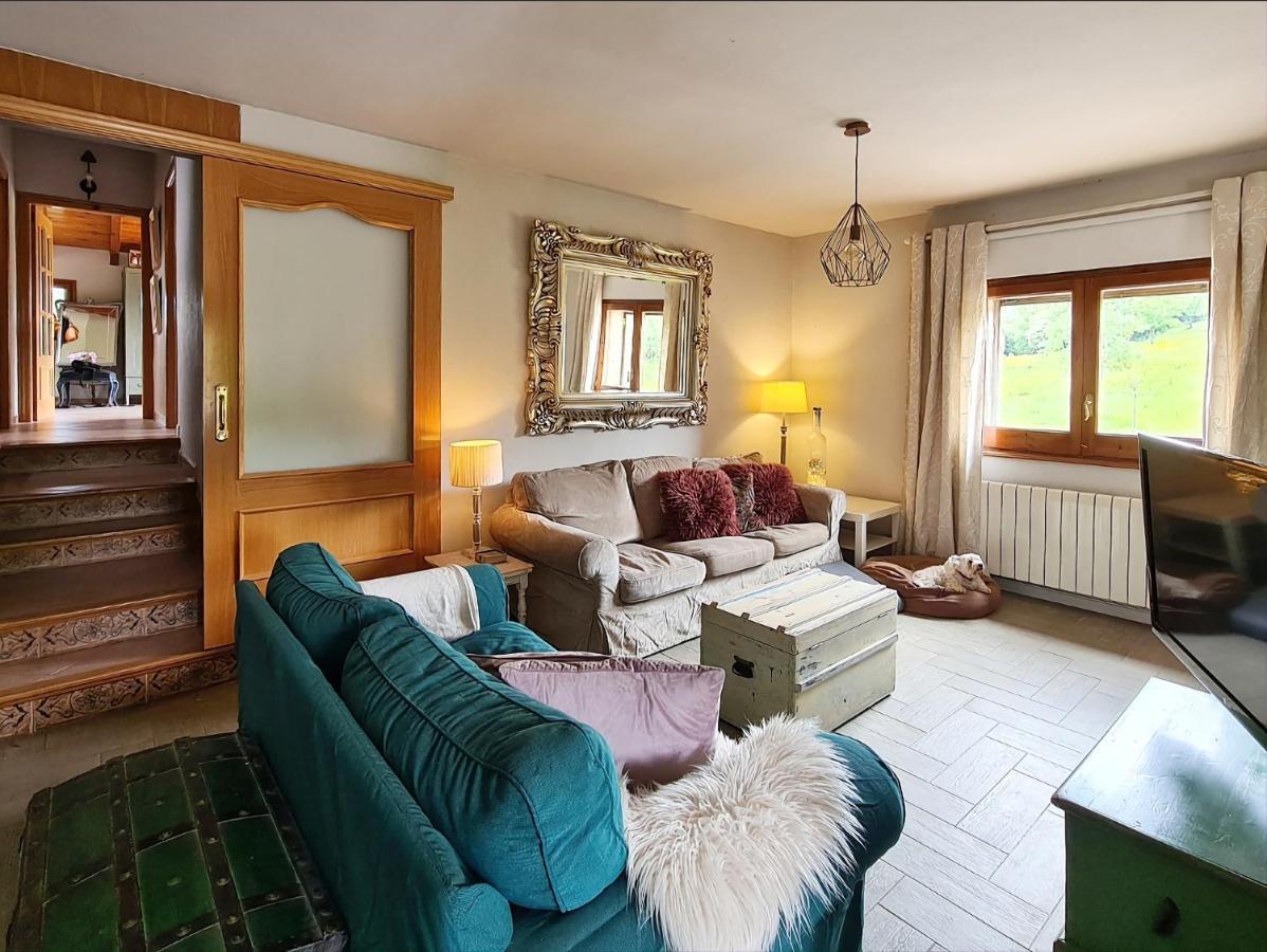 Harveys Homestay Mieres  Dış mekan fotoğraf